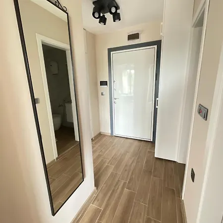 Apartman Modern 1br Free Parking With Hill View