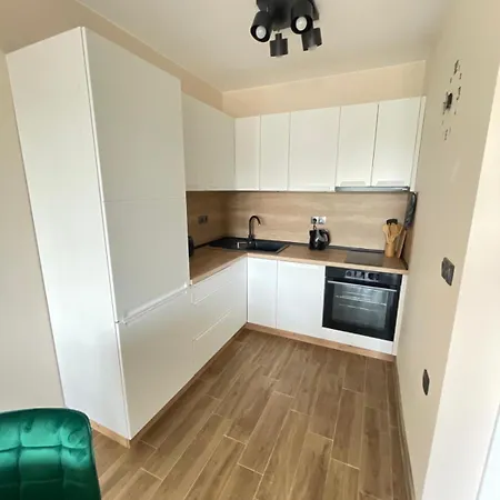 Modern 1br Center With Hill View *