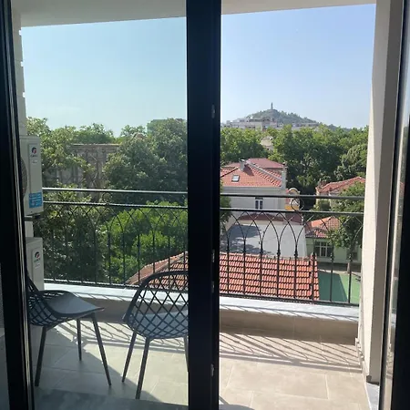 Modern 1br Center With Hill View Διαμέρισμα *
